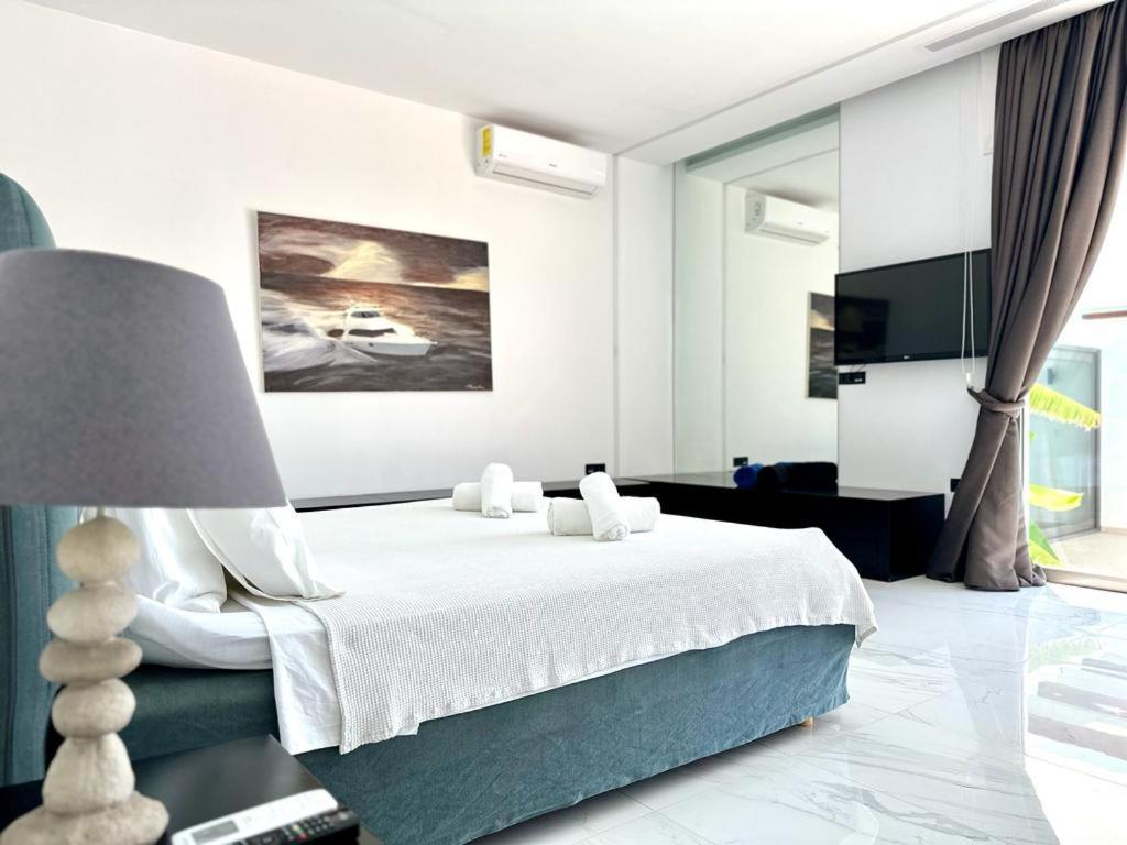 Leblanc Luxurious Beachfront Villa, Gcollectiongr แอร์มิโอนี ภายนอก รูปภาพ
