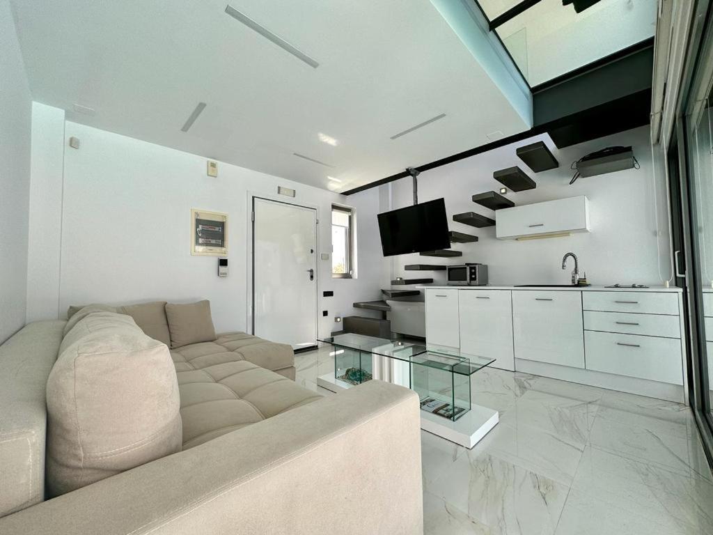 Leblanc Luxurious Beachfront Villa, Gcollectiongr แอร์มิโอนี ภายนอก รูปภาพ