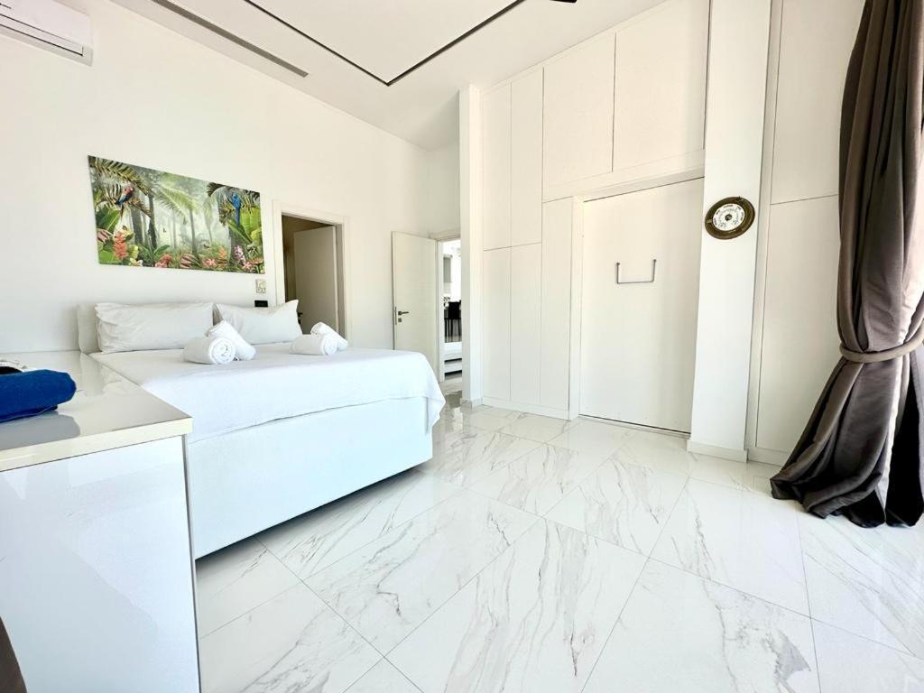 Leblanc Luxurious Beachfront Villa, Gcollectiongr แอร์มิโอนี ภายนอก รูปภาพ