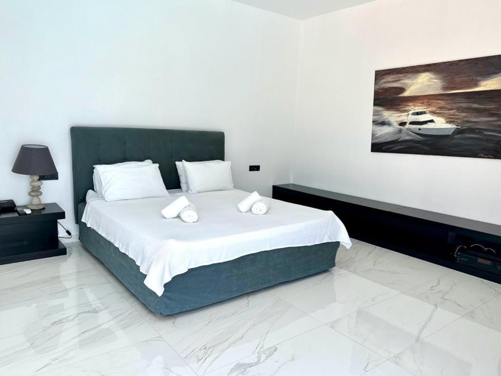 Leblanc Luxurious Beachfront Villa, Gcollectiongr แอร์มิโอนี ภายนอก รูปภาพ